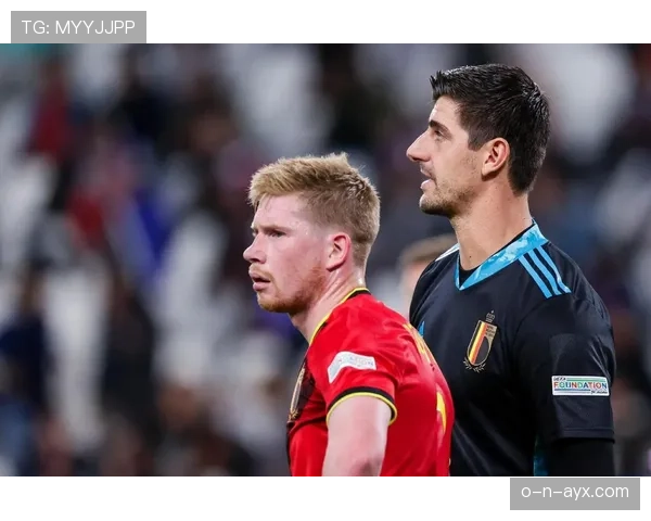 德布劳内与阿扎尔:全能核心与持球威胁的核心角色差异 德布劳内与阿扎尔:全能核心与持球威胁的核心角色差异