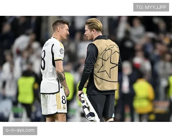 德布劳内 vs 佩德里:中场组织核心的战术角色与进攻影响力对比 德布劳内 vs 佩德里:中场组织核心的战术角色与进攻影响力对比