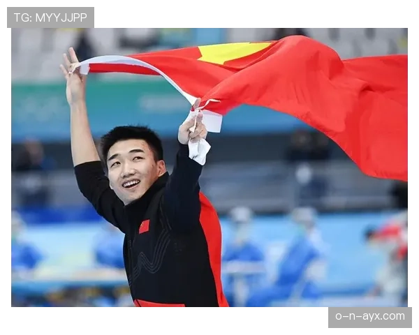 如果高亭宇混进明星夜店，别人盯金牌我盯他掏出那张卡的手